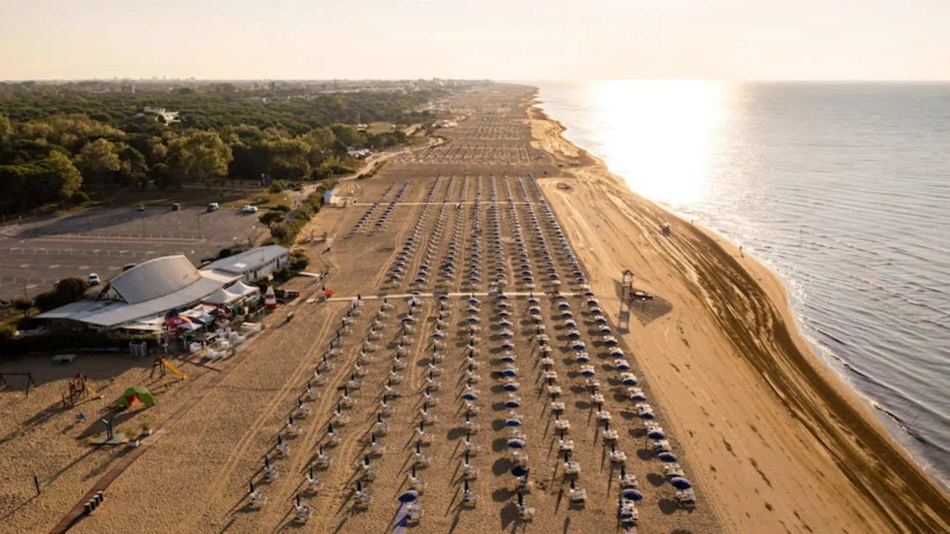Stay Near The Beach And Thermal Area Bibione Apartment